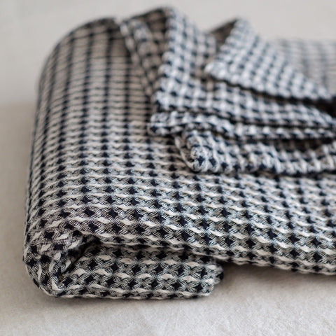 Linen Throw Natural linen/black waffle