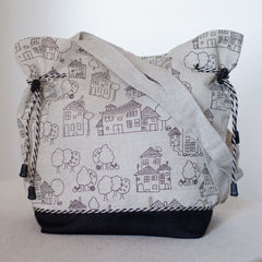 Shoulder Bag with different prints